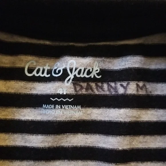 ❣5 for $25 Sale❣ Distressed Jeans and T- Shirt - Picture 3 of 9